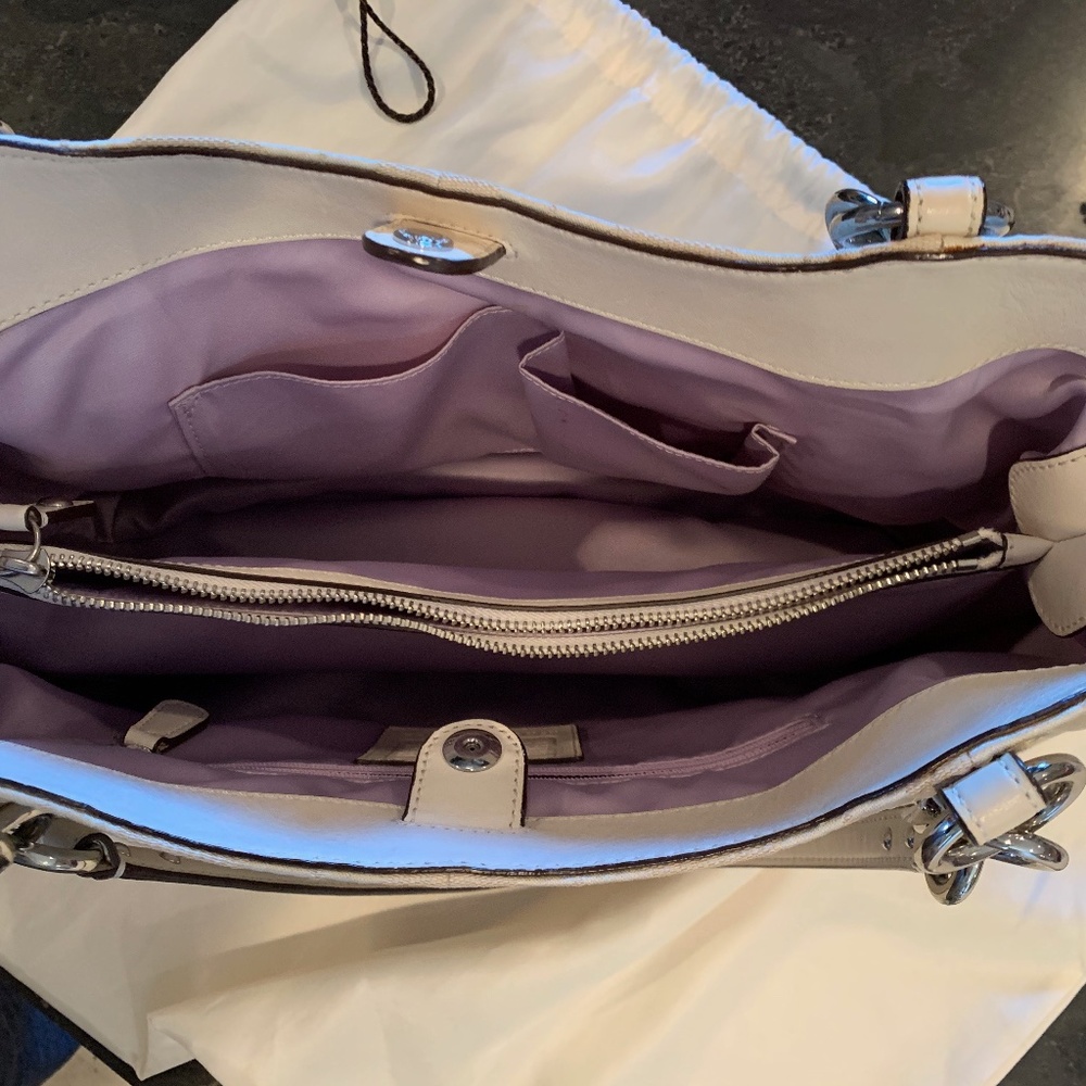 Coach Handbag - Picture 4 of 8